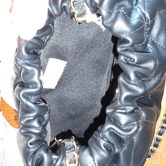 A New Day Black Faux Leather Rouched Chain Crossbody Bag NWT - Picture 5 of 5